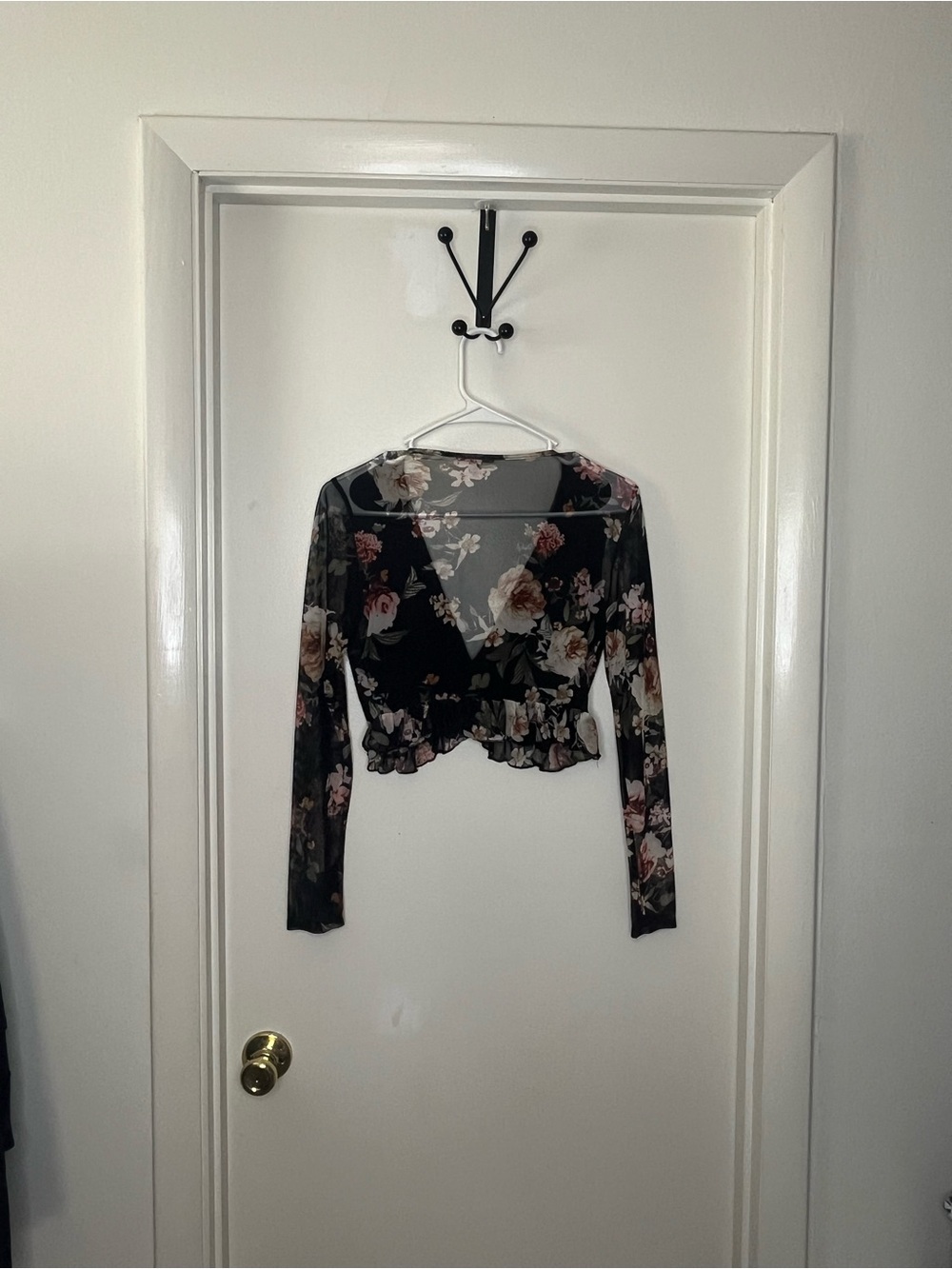 Floral Mesh Ruffle Crop Top - Black - Picture 3 of 4